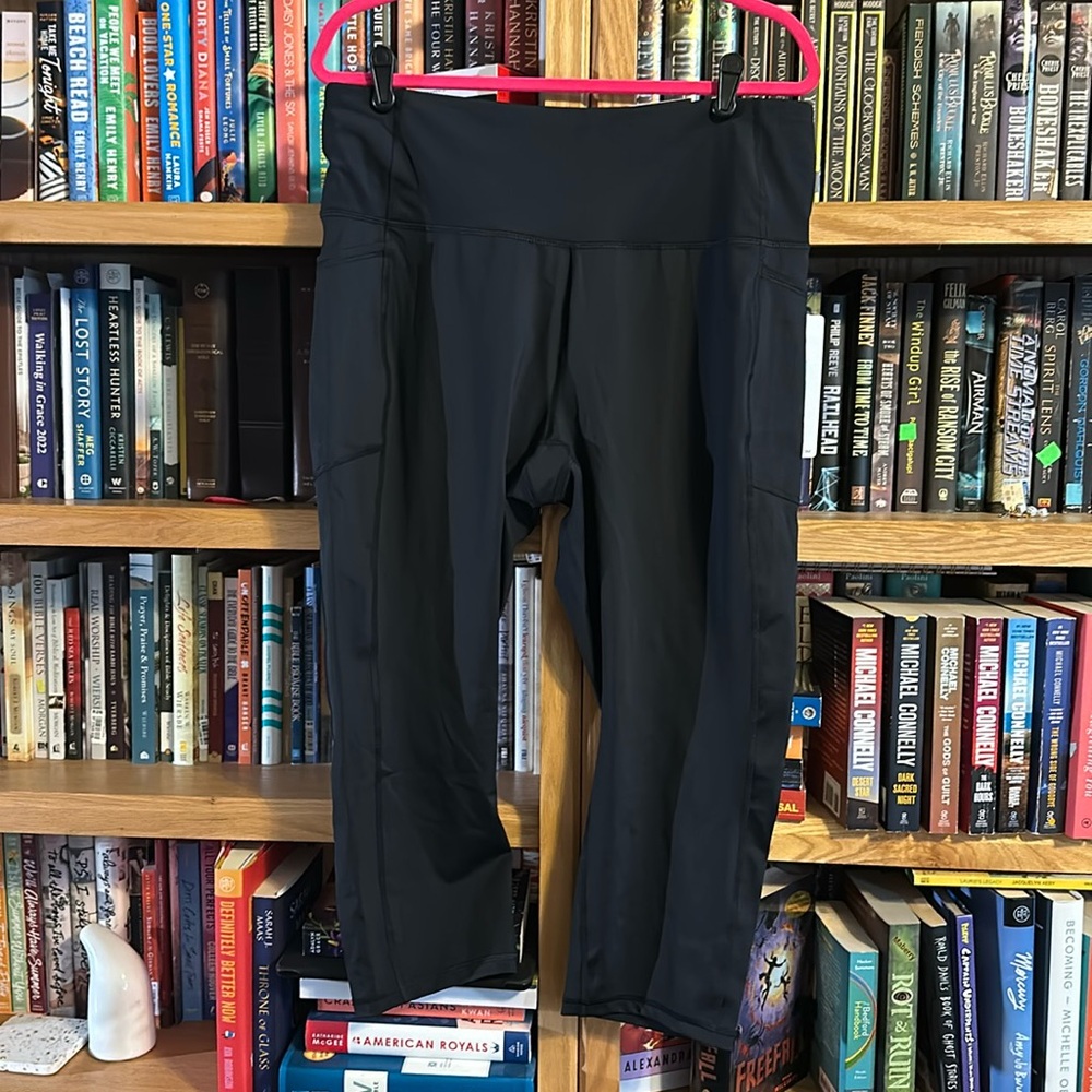 NWT RBX active plus tech flex ultra hold Capri 2x black